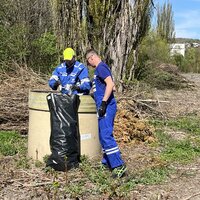 Úklid ÚČOVa ke Dni Země - bylo vysbíráno 860 kg odpadu a 35 pneu